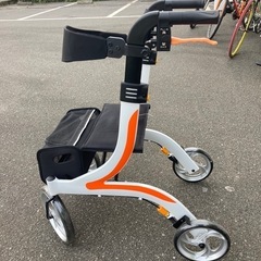4輪歩行器 KW40 リサイクルショップ宮崎屋 佐土原店 24.10.23F 4輪歩行器 KW40 リサイクルショップ宮崎屋 佐土原店 24.10.23F