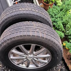 スタッドレスタイヤとホイールのセット215/65R16