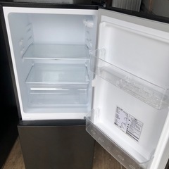 NO 589 🌈福岡市内配送設置無料✨🌈  2024年式　冷蔵庫 小型 2ドア 117L 新生活 ひとり暮らし 一人暮らし コンパクト 右開き オフィス 単身 おしゃれ ガンメタリック MAXZEN JR117ML01GM