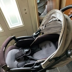 アップリカ ラクーナ ビッテ クッション(2020年モデル)レインカバー付き