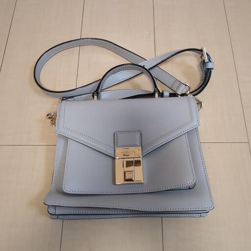 KIMMIEE英国ブランド TED BAKER サッツェルバッグ (コジコジ) 豊田のバッグ《ショルダーバッグ》の中古あげます・譲ります ｜ジモティーで不用品の処分