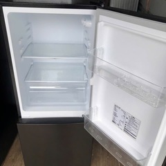 北九州市内配送設置無料　保証付き 2024年式　冷蔵庫 小型 2ドア 117L 新生活 ひとり暮らし 一人暮らし コンパクト 右開き オフィス 単身 おしゃれ ガンメタリック MAXZEN JR117ML01GM