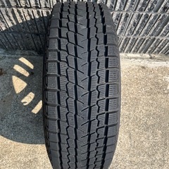 【格安】ヨコハマタイヤ　ブルーアース　スタッドレスタイヤ　225/65R17 