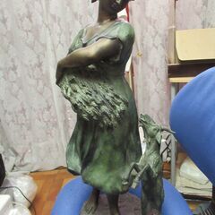 ブロンズ像 少女と羊