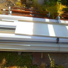 シャッター2口2600㎜幅、引取り限定になります。