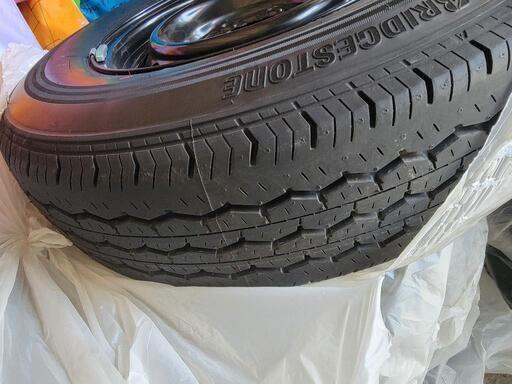 ハイエース 200系 8型 純正タイヤ4本セット 新車外し ハイエース標準8型新車外し純正タイヤ