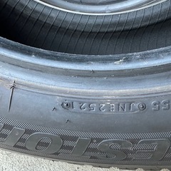 ハイエースにバリ山スタッドレス❗️早期引取り優遇‼️

