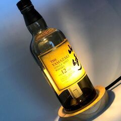 LEDオリジナルボトルランプ　テーブルランプ　【山崎12年　ヤマザキ】　ウィスキー瓶でのハンドメイドデスクランプ　テーブルランプ　インテリア　家庭用コンセントで利用