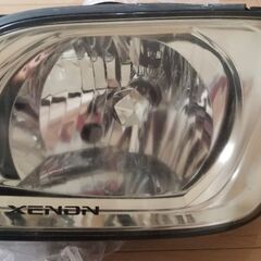 ステージア　中期　キセノンロゴ入り　フロントヘッドライト一式