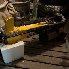 新品、未使用　薪割り機　