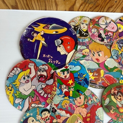 k1026601 めんこ 丸めんこ 丸めんこ昭和レトロ雑貨 50枚以上まとめ売り 大量まとめて アニメ 漫画 戦隊物など 色々 昭和 レトロ 中古 現状品 k1026601 めんこ 丸めんこ 丸めんこ昭和レトロ雑貨 50枚以上まとめ売り