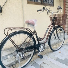 6段変速、オートライト、音鳴りしないローラーブレーキ付きの、新車で買うと35000円以上のグレードの中古自転車。主要なところは、ほぼ新品に交換してるので、買って以降、大きな修理など少なく長く乗ってもらえます！