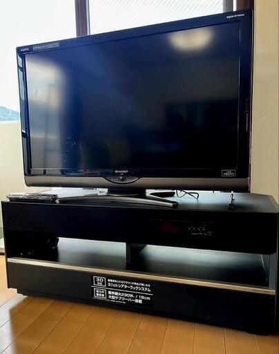 SHARPのテレビとスピーカー台のセット