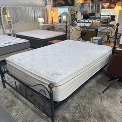 大塚家具のベッド、マットレスセット 定価320,000円IDC大塚家具セミダブルベッド マットレスセット。 IDC