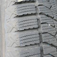 トヨタライズ　スタッドレスタイヤ