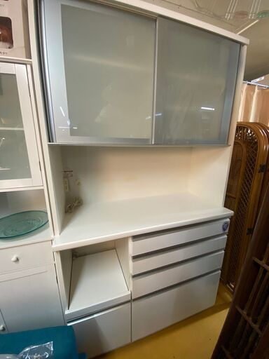 美品【松田家具】伝統ブランド食器棚♪