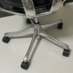 【中古/タグ付き】エルゴヒューマン プロ / オットマン内蔵型