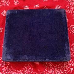 国際花と緑の博覧会 公式記念メダル 大きさ約7.5センチ厚さ6ミリから8ミリ画像参照重さ約292グラム 画像参照入れ物幅約19センチ
財団法人 国際花と緑の博覧会協会
キレイな状態です。貴重な一品