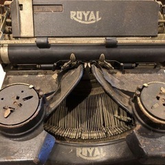 アンティーク　タイプライター　インテリアに🎵