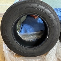 キャラバン　夏タイヤ　195/80r15 新車外し