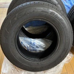 キャラバン　夏タイヤ　195/80r15 新車外し