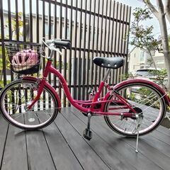 女の子20インチ自転車ピンクかわいいオシャレヘルメット付き小学生1