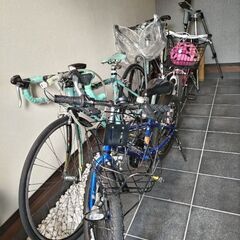 女の子20インチ自転車ピンクかわいいオシャレヘルメット付き小学生1