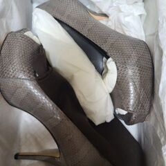 新品同様GUCCI グッチ パンプス パイソン オープントゥ ヘビ柄ハイヒール 新品同様GUCCI グッチ パンプス パイソン オープントゥ ヘビ柄ハイヒール