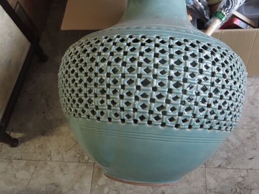 青磁のつぼ、40ｘ40ｘ64、素敵なつぼです、 青磁のつぼ、40x40x64、素敵なつぼです、 青磁刻花牡丹文鉢｜展示