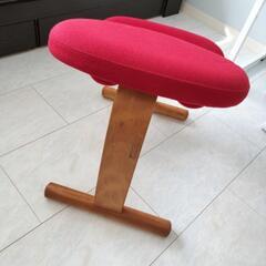 バランスチェア イージー ベージュ バランスラボ 姿勢が良くなる椅子 学習椅子 姿勢 矯正 椅子 猫背 幅53cm高さ54cm奥行62~72cm