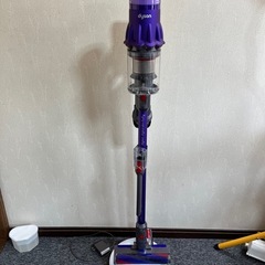 DysonDigitalSlimFluffy SV18　ダイソン掃除機スタンド付