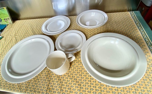 決まりました！受け渡し早い方優先！おトク♪【美品☆未使用】シンプル、アダムとイブ、食器セットマグカップ付き♡6点