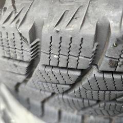 古いが新品？多種軽自動車・コンパクトカーに装着可能？スタッドレスタイヤ４本セット