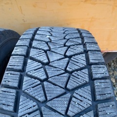 スタッドレス　ブリヂストン　DMV2　215/70r16