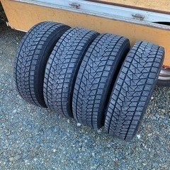 スタッドレス　ブリヂストン　DMV2　215/70r16