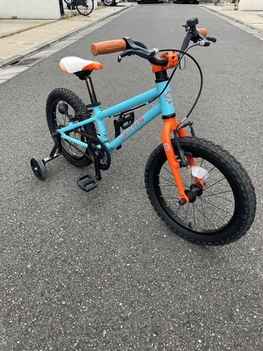 ヨツバサイクル　16インチ 車庫保管　補助輪あり ヨツバサイクル 16インチ 車庫保管 補助輪あり 配達可能ヨツバサイクル