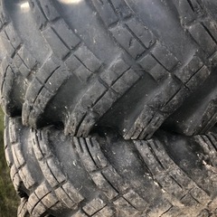 ショベル タイヤ4本セット 商談中
