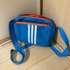 adidas ボディバッグ 青