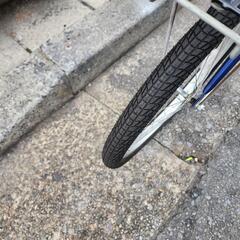 ＪＥＥＰ　折りたたみ自転車　２０インチ　６変速　青　配達可能