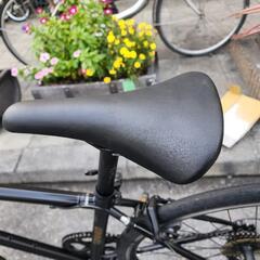 クロスバイク　７００ｘ２８ｃ　６変速　黒　配達可能