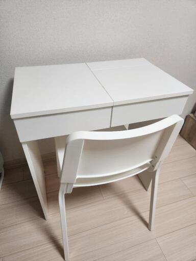 IKEAのドレッサーと椅子のセット IKEAドレッサー、鏡、イスセット