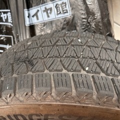 ブリジストン スタッドレスタイヤ 美品　225/65R17
