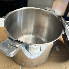 業務用圧力鍋、冷凍庫、鉄鍋