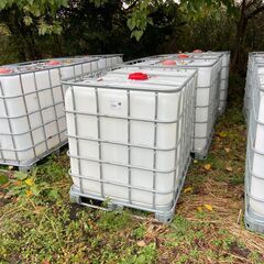 貯水タンク SCHUTZ 容量：1000L