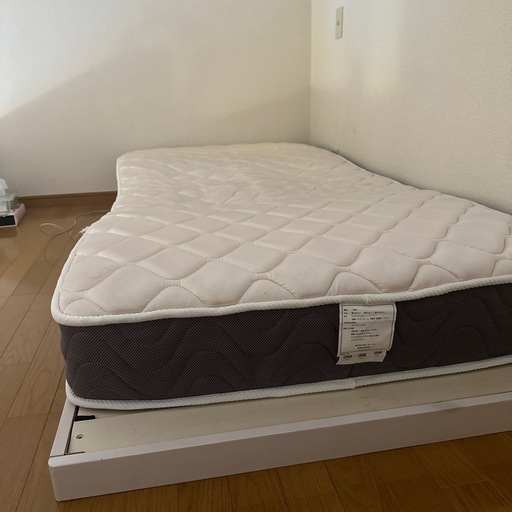 取引中 セミダブル ベッドフレーム マットレス 取引中 セミダブル ベッドフレーム マットレス