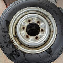 2022年製造トラック向け冬タイヤホイールセット　205/65R15 107/105L