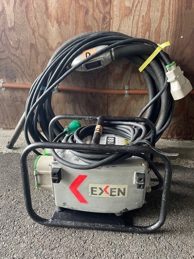 エクセン　耐水インバータ（１００Ｖ）　ＨＣ１１６Ｂ　１台 （メーカー直送） EXEN耐水インバータ(100V)HC116B + バイブレータ30mm EXEN耐水