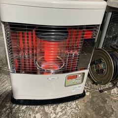 サンポット 2011年製 木造〜14畳 鉄筋〜19畳 FF式石油ストーブ