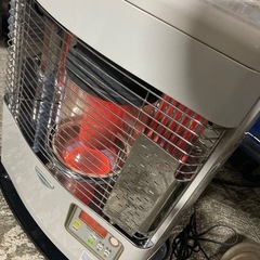 サンポット　2011年製 木造〜14畳　鉄筋〜19畳　FF式石油ストーブ 