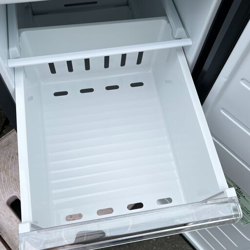 ♦ユーイング ノンフロン冷凍冷蔵庫【2018年製】UR-F140J ♦️U-ING ノンフロン冷凍冷蔵庫 【2017年製 】UR-F140J(W) R729